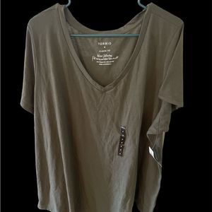 NWT torrid dark green short sleeve tunic top